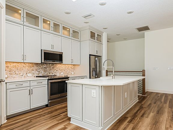 3rd image of 7437 Beach Walk Pl