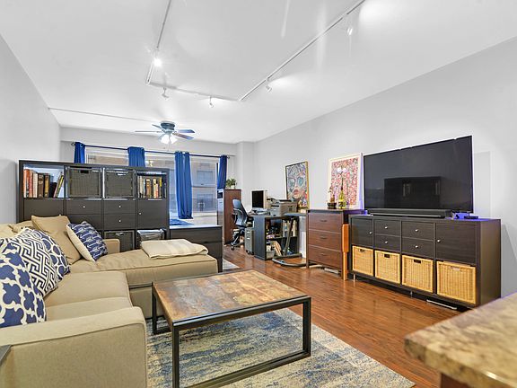 3rd image of 136 E 56th St APT 2H