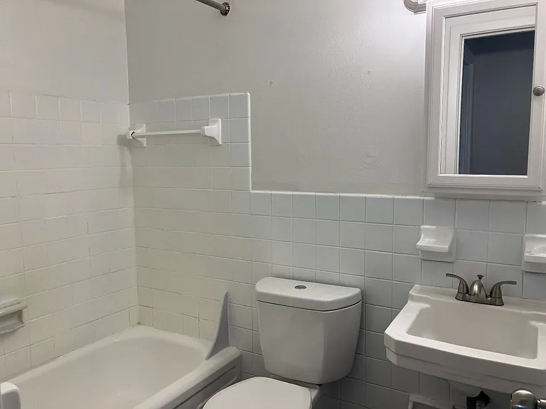Valley York Apartments — Photo 37