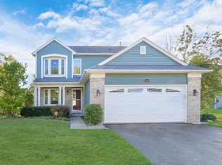 1282 Berkshire Ln, Grayslake, IL 60030