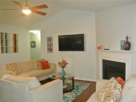 4th image of 1934 Briar Run Dr