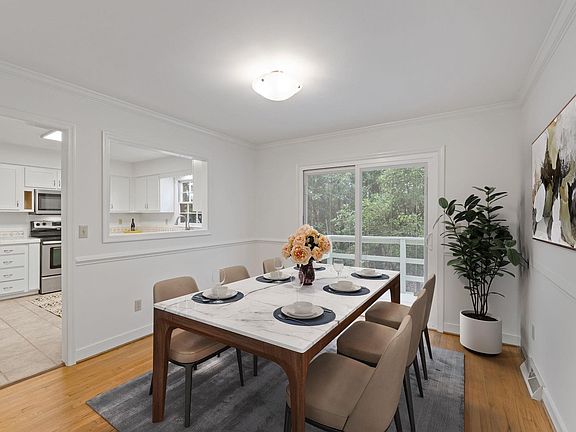 4th image of 2752 Hydraulic Rd