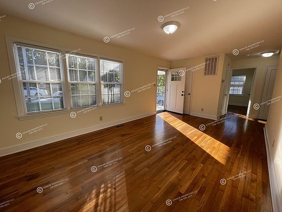 2nd image of 902 McCormick St