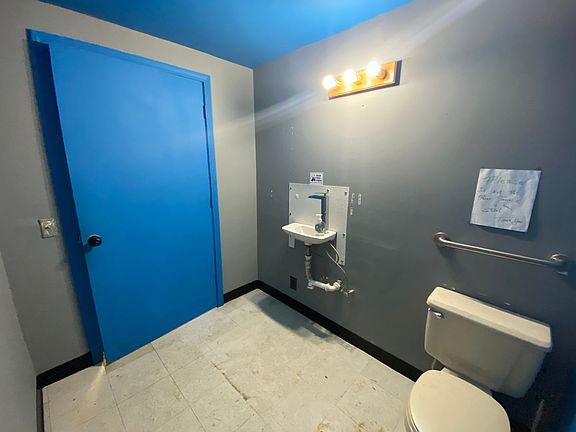 5th image of 713 N 2nd St