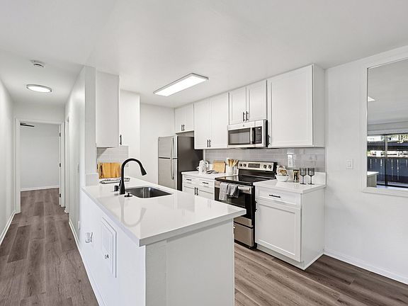 4th image of 3402 Calle Odessa #R107