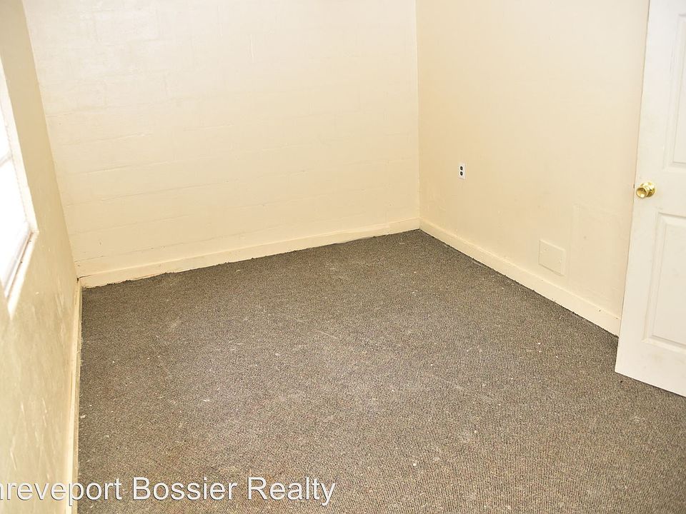2nd image of 508 Rome St APT A