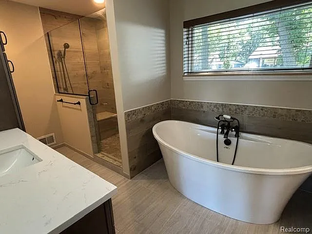 4784 Sylvester Ave — Photo 16