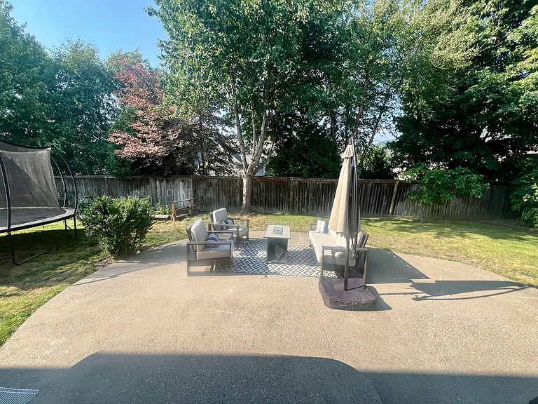 2093 E Greenleaf Ln — Photo 22