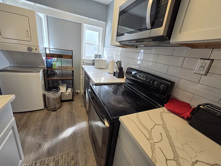210 Long Ln — Photo 29