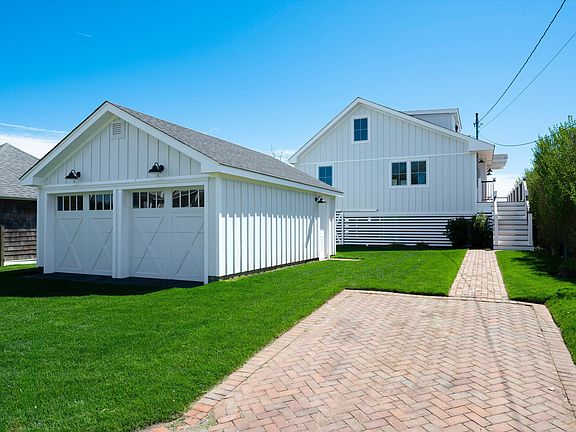 3rd image of 22 Laura Lee Dr