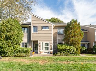 74 Turtle Bay Dr #74, Branford, CT 06405