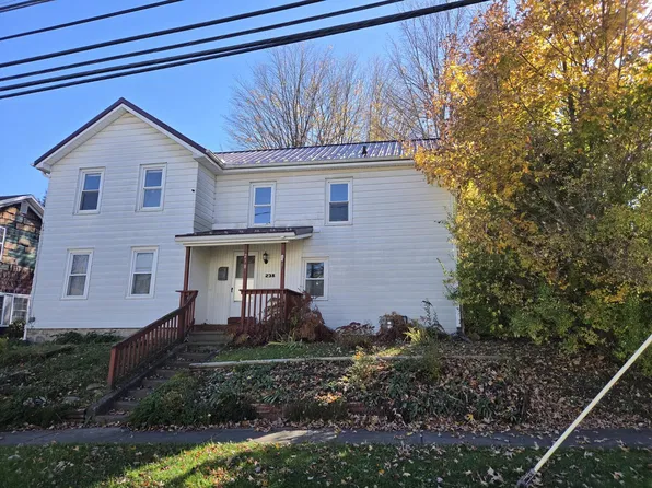 238 W Smith St, Corry, PA 16407