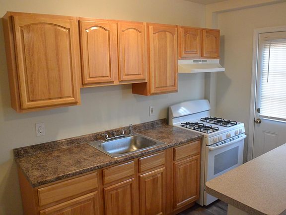 3rd image of 2639 Massey St