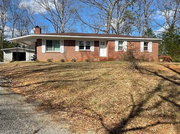 99 Cedar Heights Ln, Talladega, AL 35160