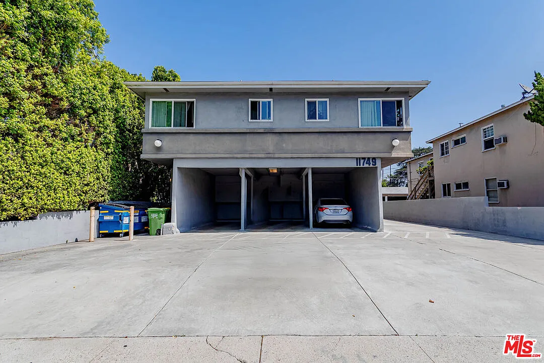 2 bed, 1.0 bath, 850 sqft, $2,595 — Photo 1