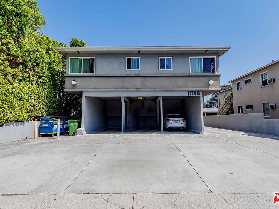 11749 Riverside Dr #6