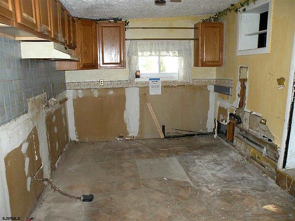 3rd image of 6795 Washington Ave