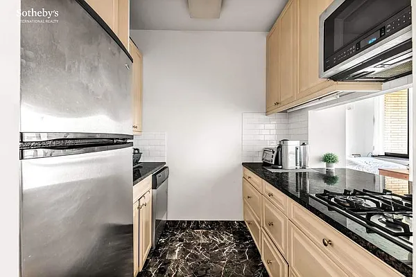 Rented by Sotheby's International Realty | media 13