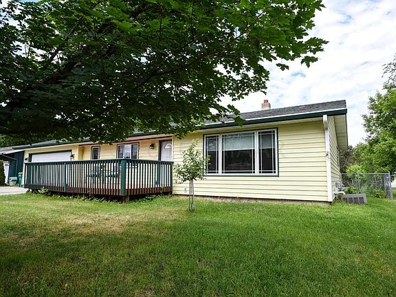 3rd image of 1314 Sheyenne St