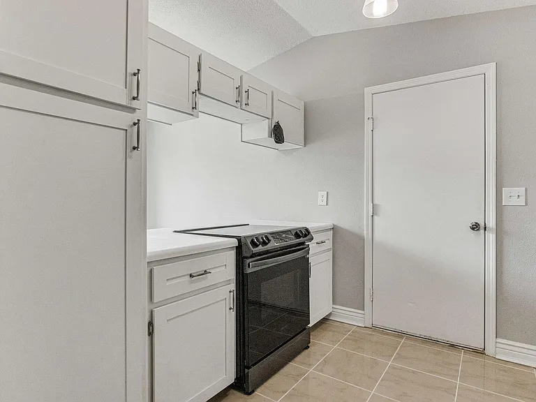 3420 Riverside Dr — Photo 26