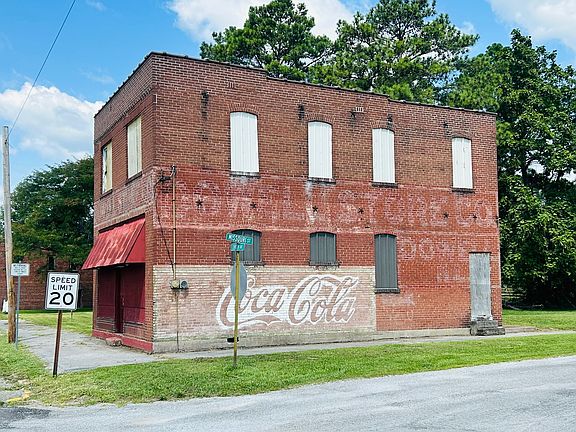 2nd image of 301 Union Ave