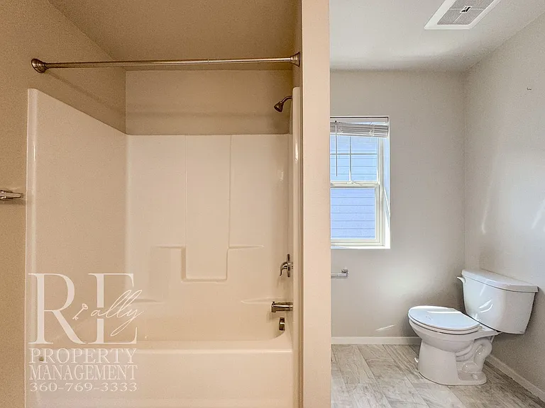 690 SE Olga Cir — Photo 16