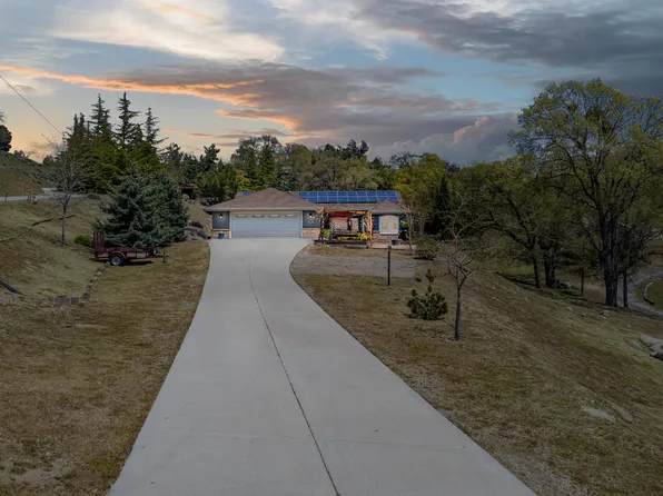 27320 Oakflat Dr, Tehachapi, CA 93561