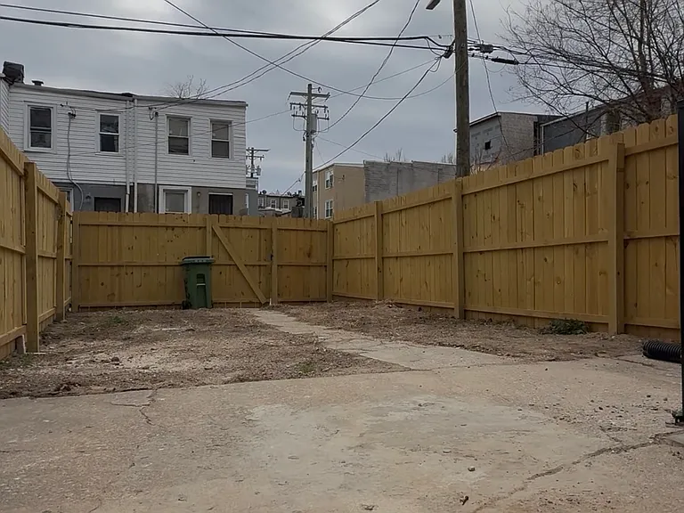 2028 Druid Hill Ave — Photo 2