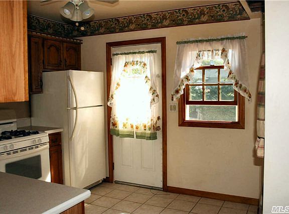 2nd image of 266 Verazzano Ave