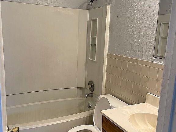 4th image of 10086 Birch Field Dr
