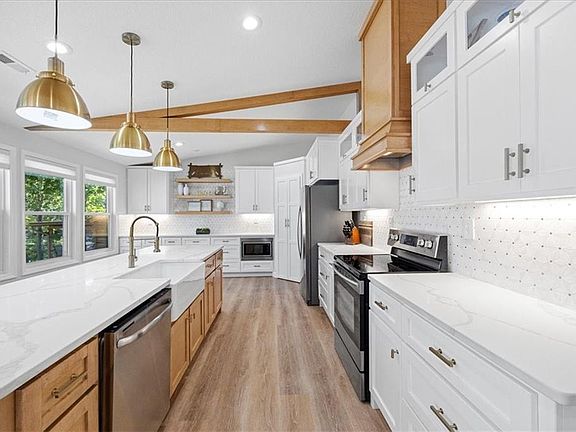 5th image of 137 Mystic Valley Dr