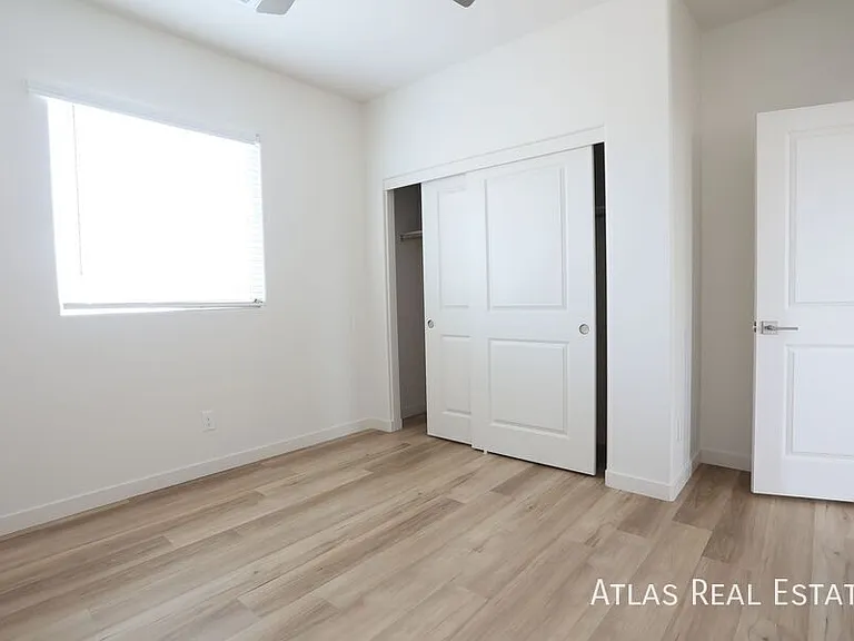 1530 W Sierra Vista Dr — Photo 15