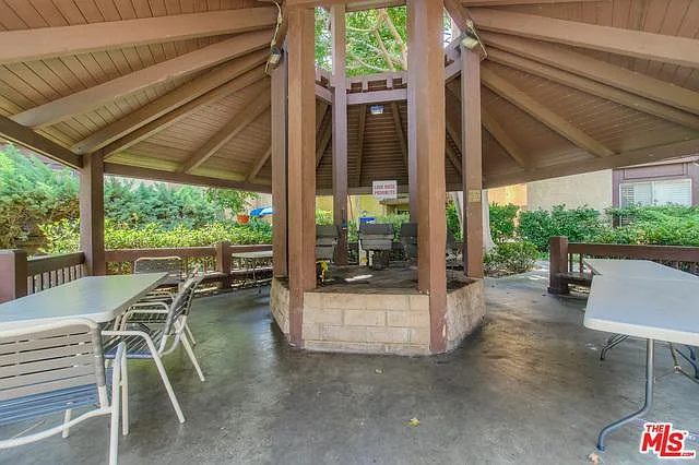 9109 Summertime Ln — Photo 11