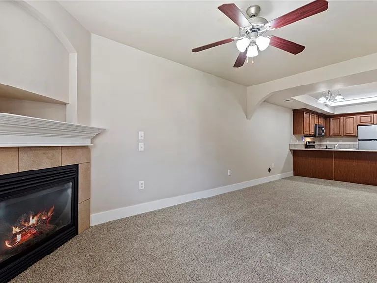 9846 W Rosecroft Ct — Photo 5