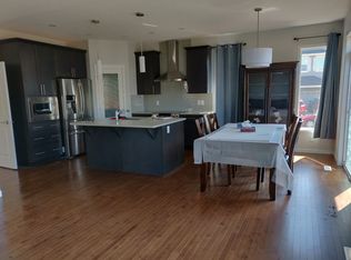 5605 22nd Ave SW, Edmonton, AB T6X2C1