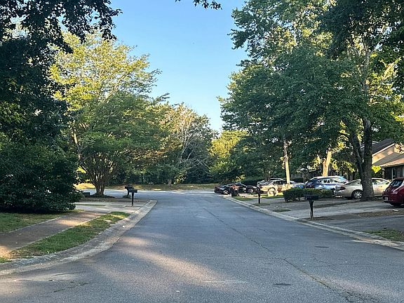 5th image of 1451 Westwood Ct SW