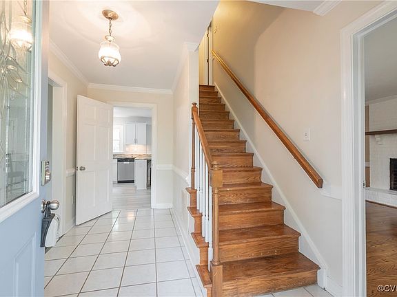 4th image of 2901 London Park Dr