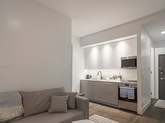 3rd image of 49 Prince St APT 24