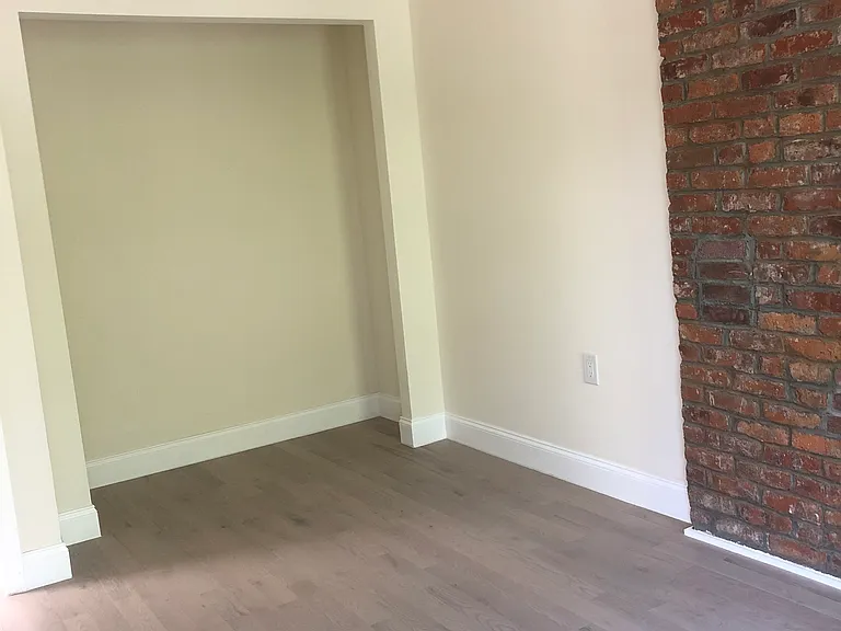 67 Dahlgren Pl #2 — Photo 9