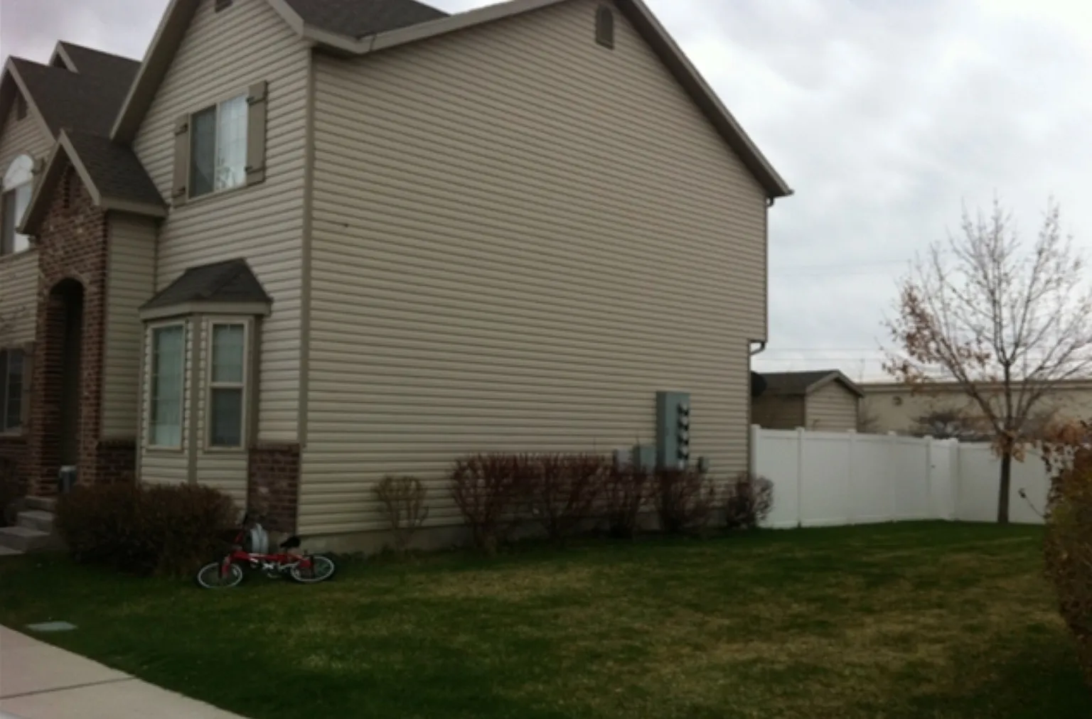3 bed, 2.5 bath, 2000 sqft, $1,750 — Photo 3
