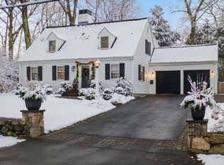 19 Woodridge Rd, Wellesley, MA 02482