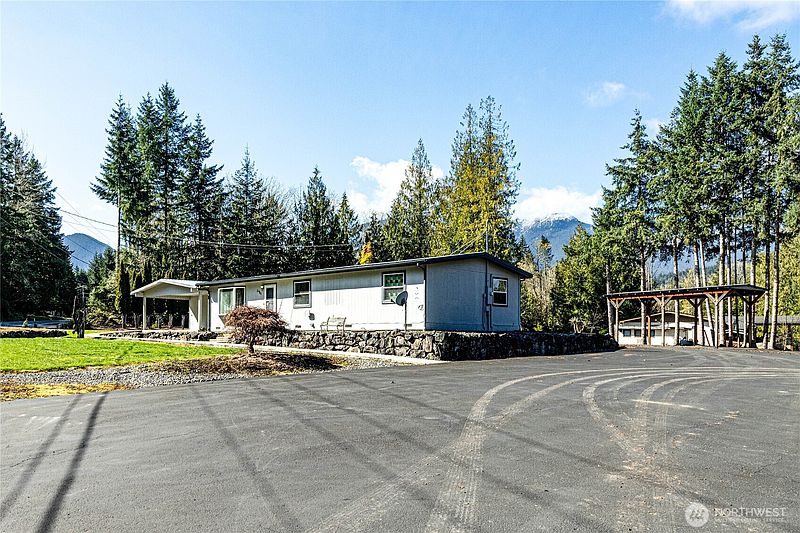 4th image of 3962 Deer Park Road