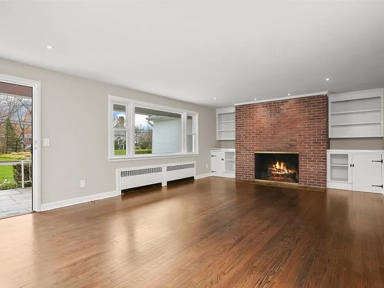 5 Turtleback Ln — Photo 3