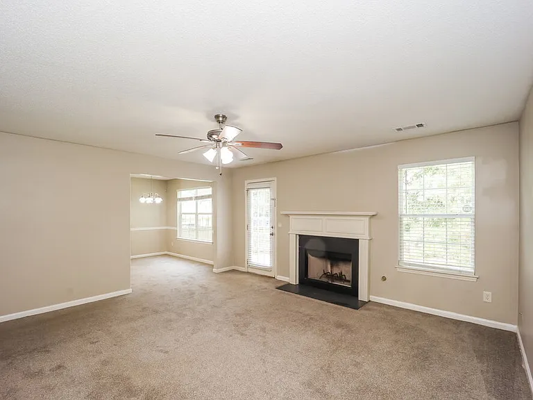 2615 Thunder Basin Way — Photo 4