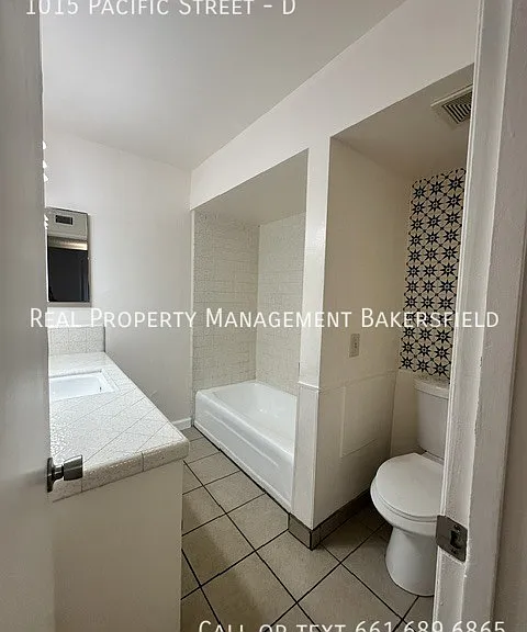 1015 Pacific St #D — Photo 32