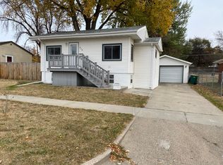 819 N 19th St, Bismarck, ND 58501