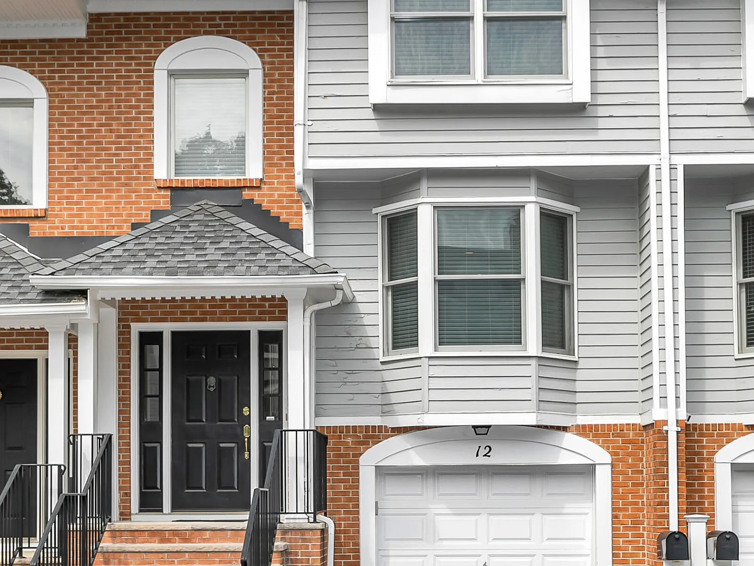 3 bed, 2.5 bath, 1560 sqft, $5,200 — Photo 2