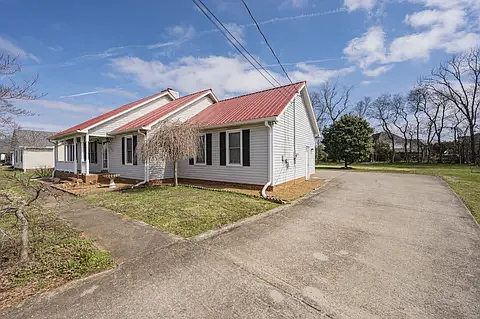 222 Daly Dr — Photo 3