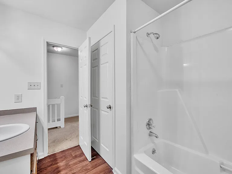 Belmont Heights Apartments & Townhomes — Photo 84