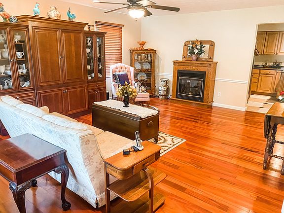 4th image of 6 S Riverview Ln